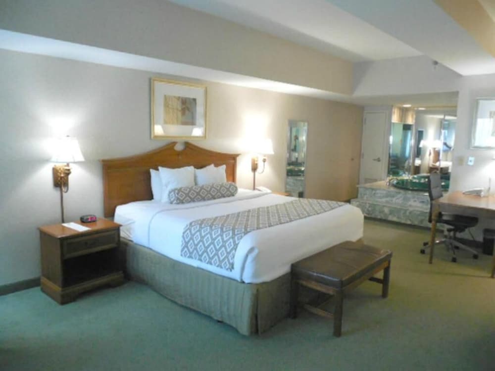 Clayton Plaza Hotel 16/65