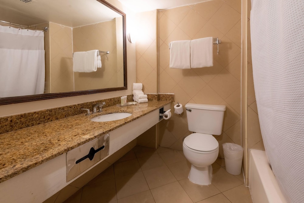 Radisson Hotel Trinidad 48/49