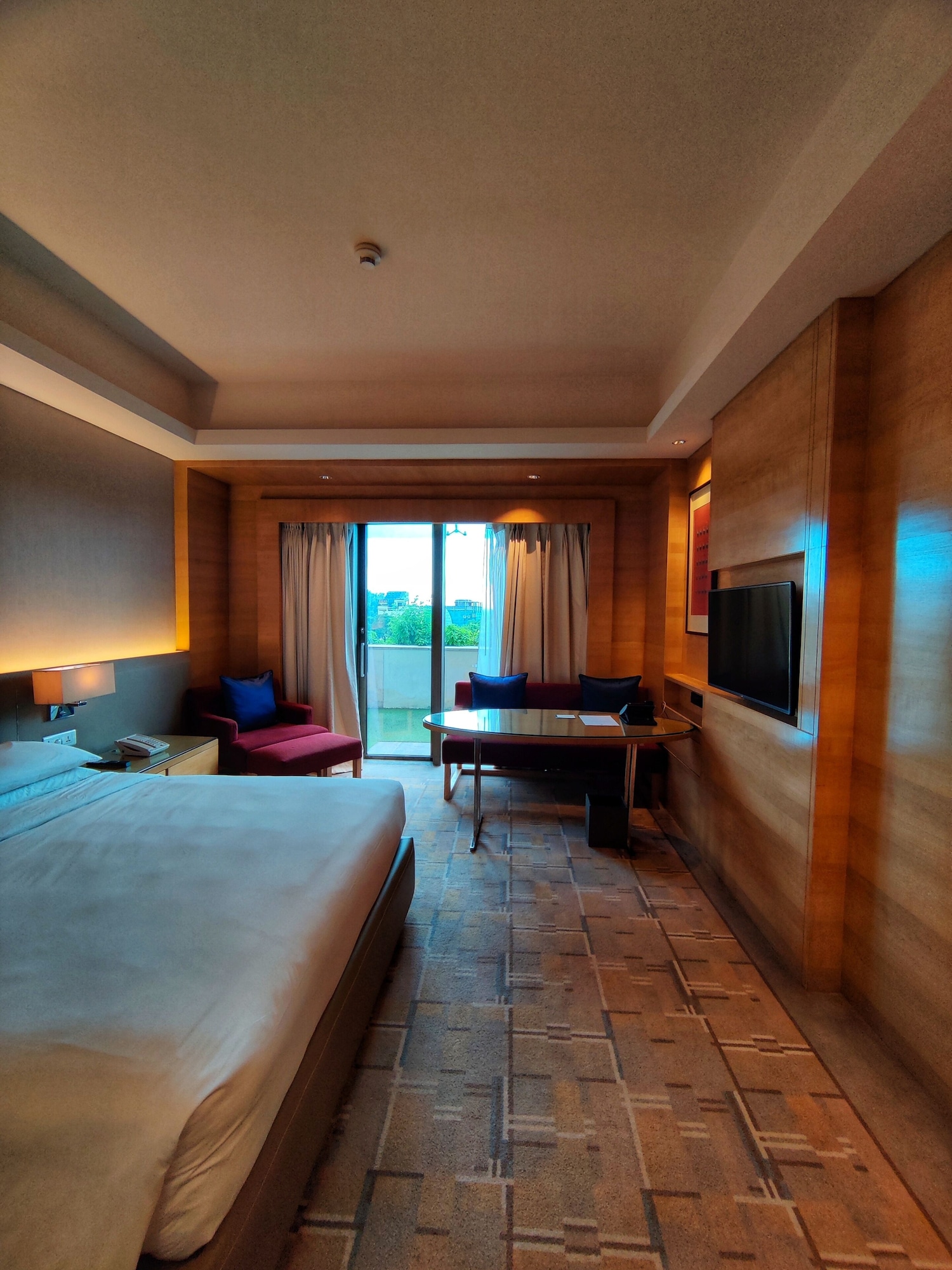 Regency, King Bed, Pool View, Balcony, Lounge Access