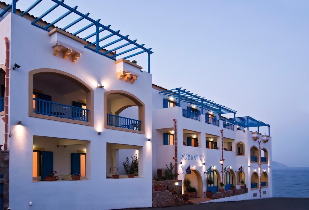 ROMANTICA HOTEL 5/65