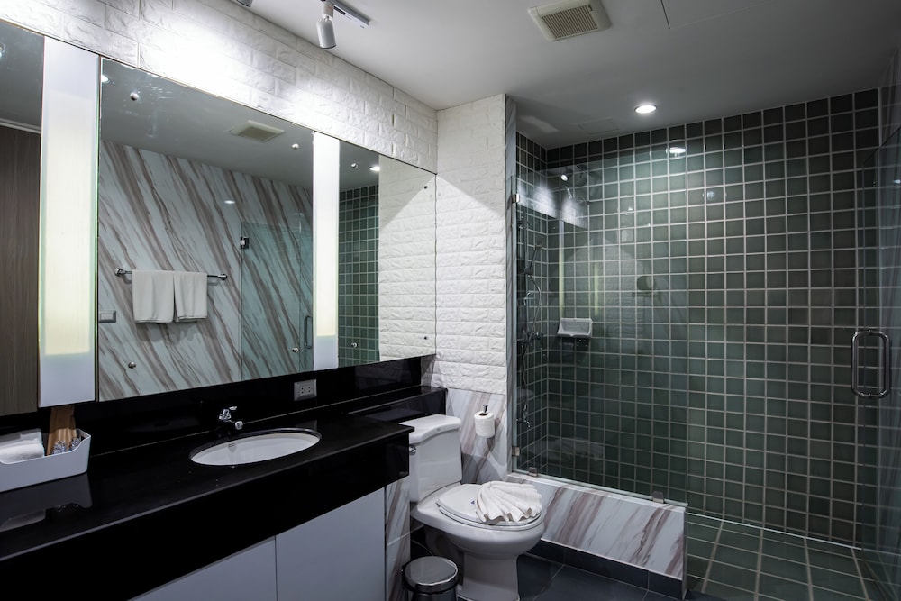 Benviar Tonson Residence 49/50