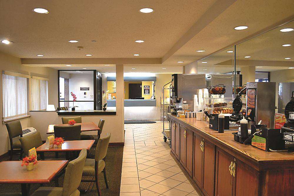 Days Inn by Wyndham Pleasant Prairie Kenosh 44/55