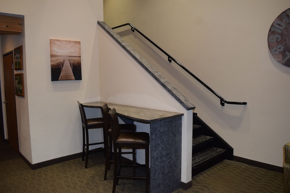 Days Inn By Wyndham Cadillac 16/39