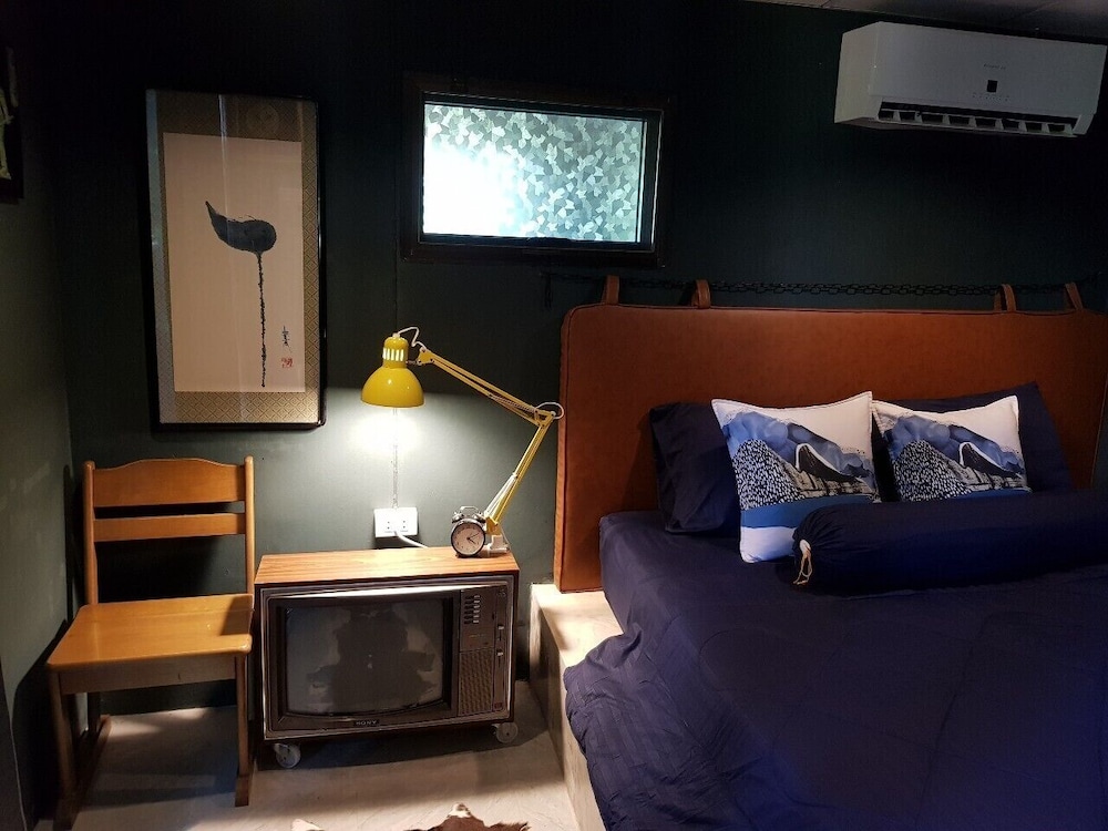 Room 9 Hometel 23/50