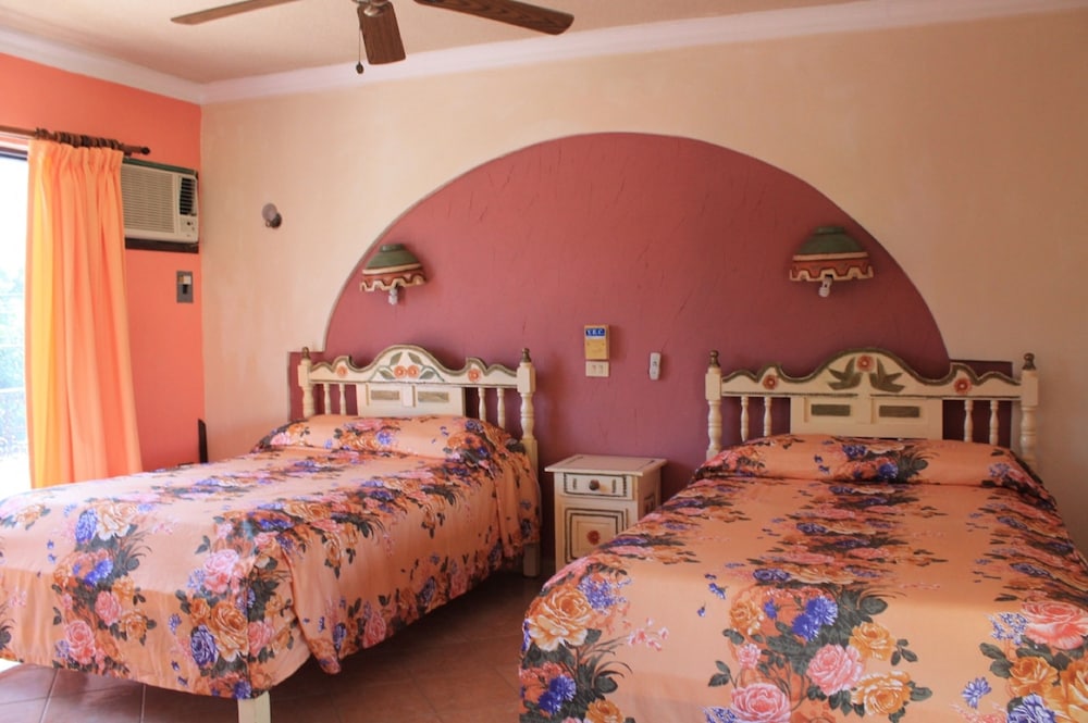 Hotel Cabanas Maria del Mar 15/43