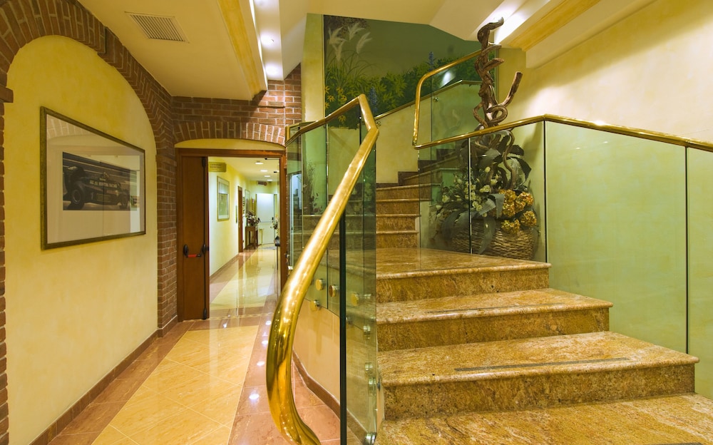 As Hotel Monza 37/56