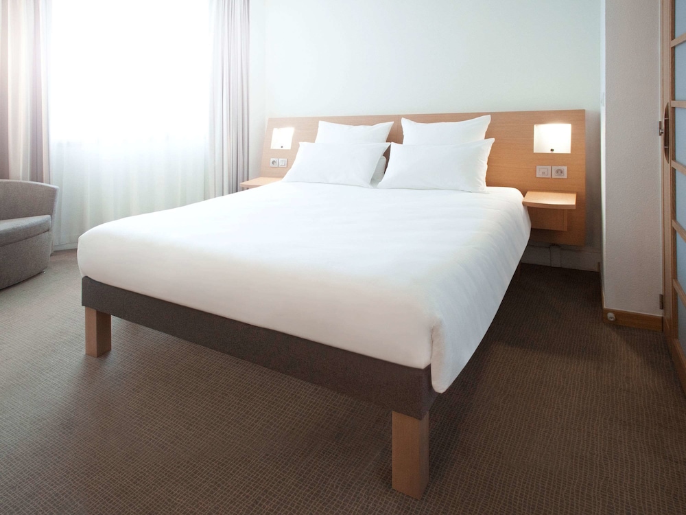NOVOTEL LAUSANNE BUSSIGNY 23/75