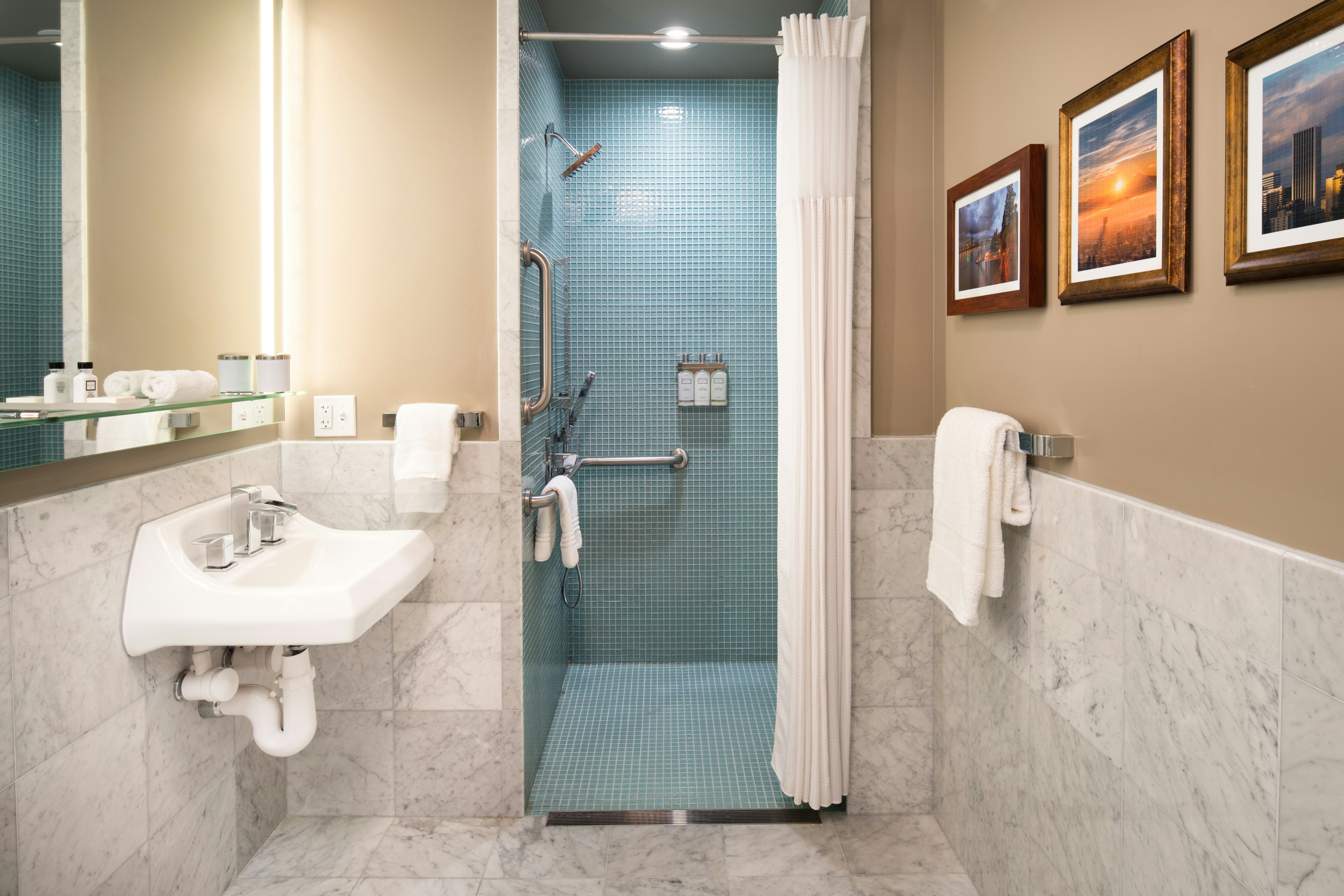 Mark Spencer Hotel 49/50
