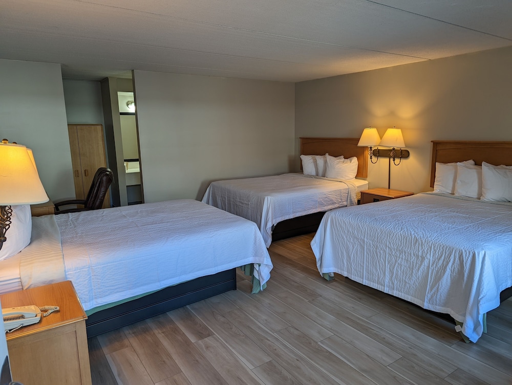 Days Inn by Wyndham Birch Run 6/36
