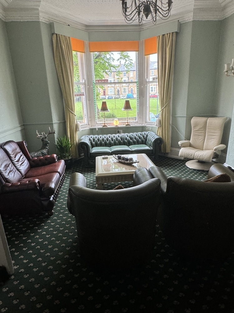 Albemarle Hotel 27/35