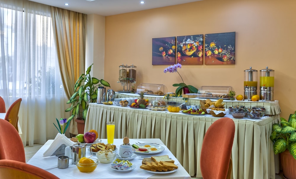 Nefeli Hotel 47/68