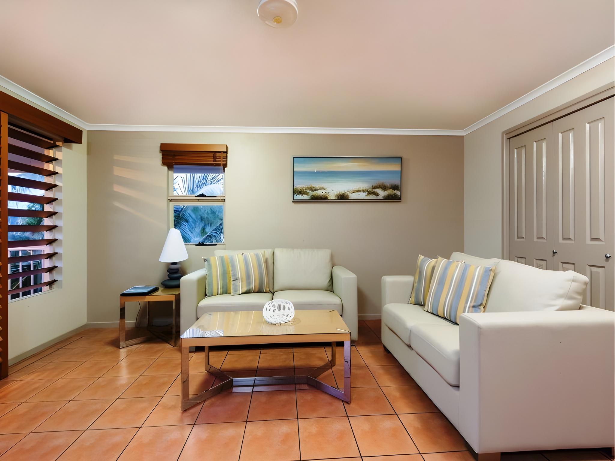 Suite, Sea View