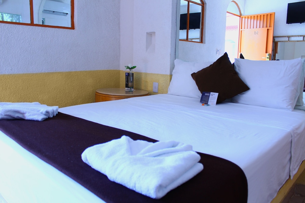 ROOM, SINGLE, DOUBLE BED