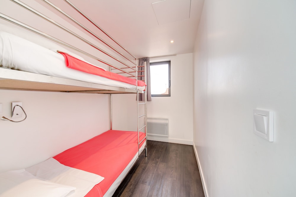 Brit Hotel Porte D Espagne 25/62