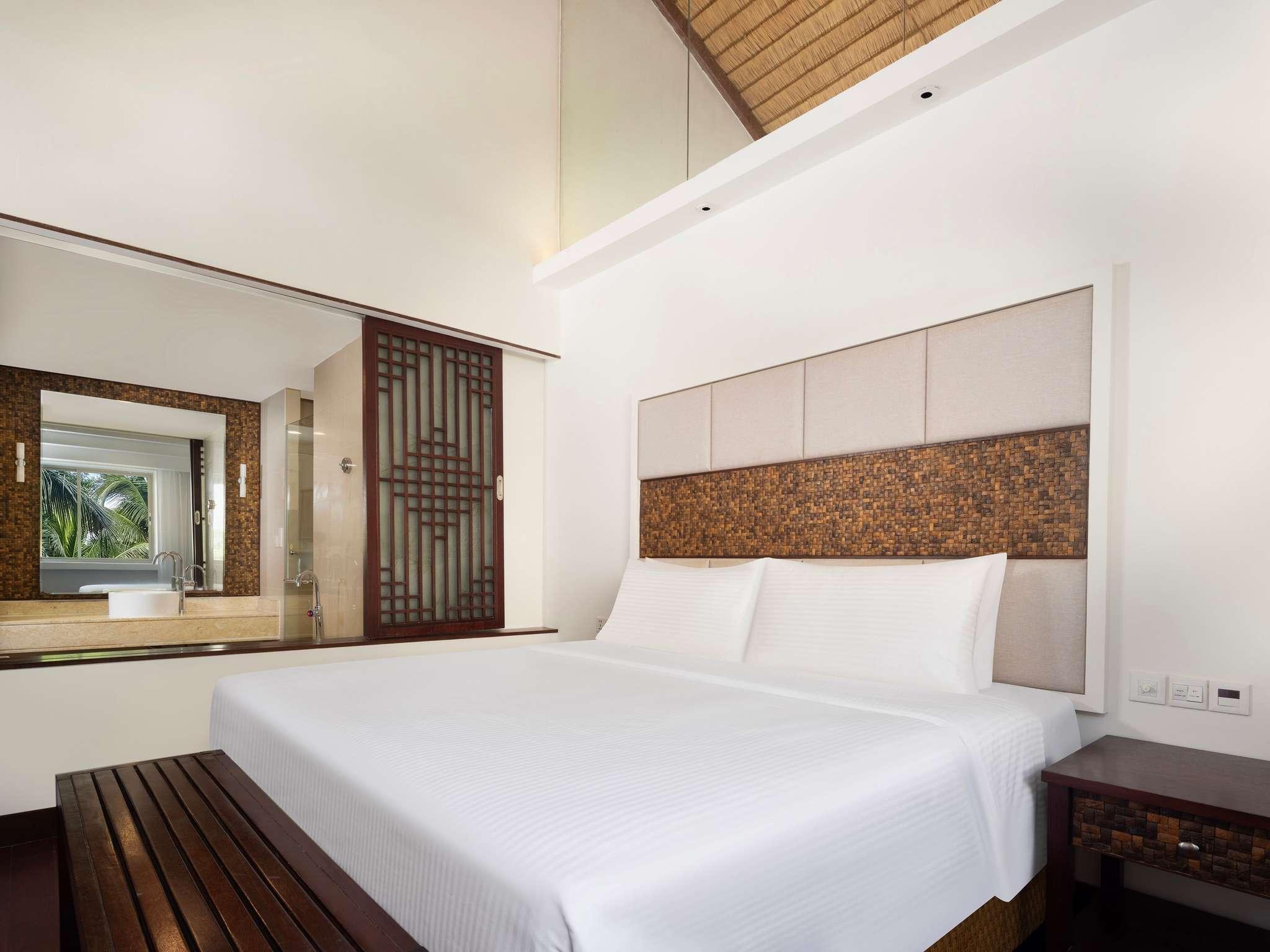 SUPERIOR, KING BED, GARDEN VIEW