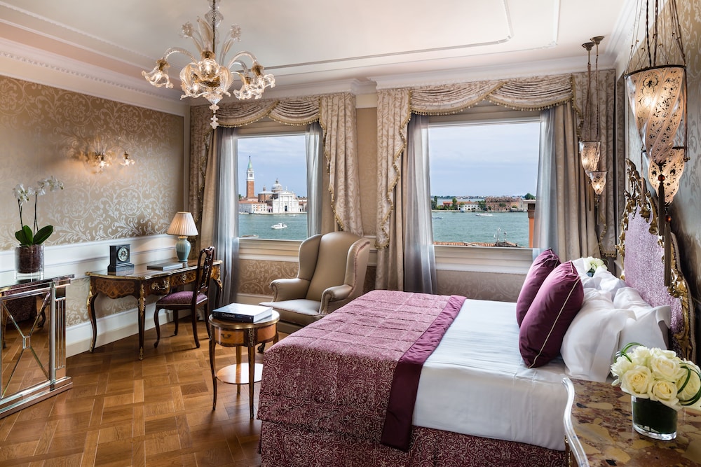 Junior Suite, Lagoon View