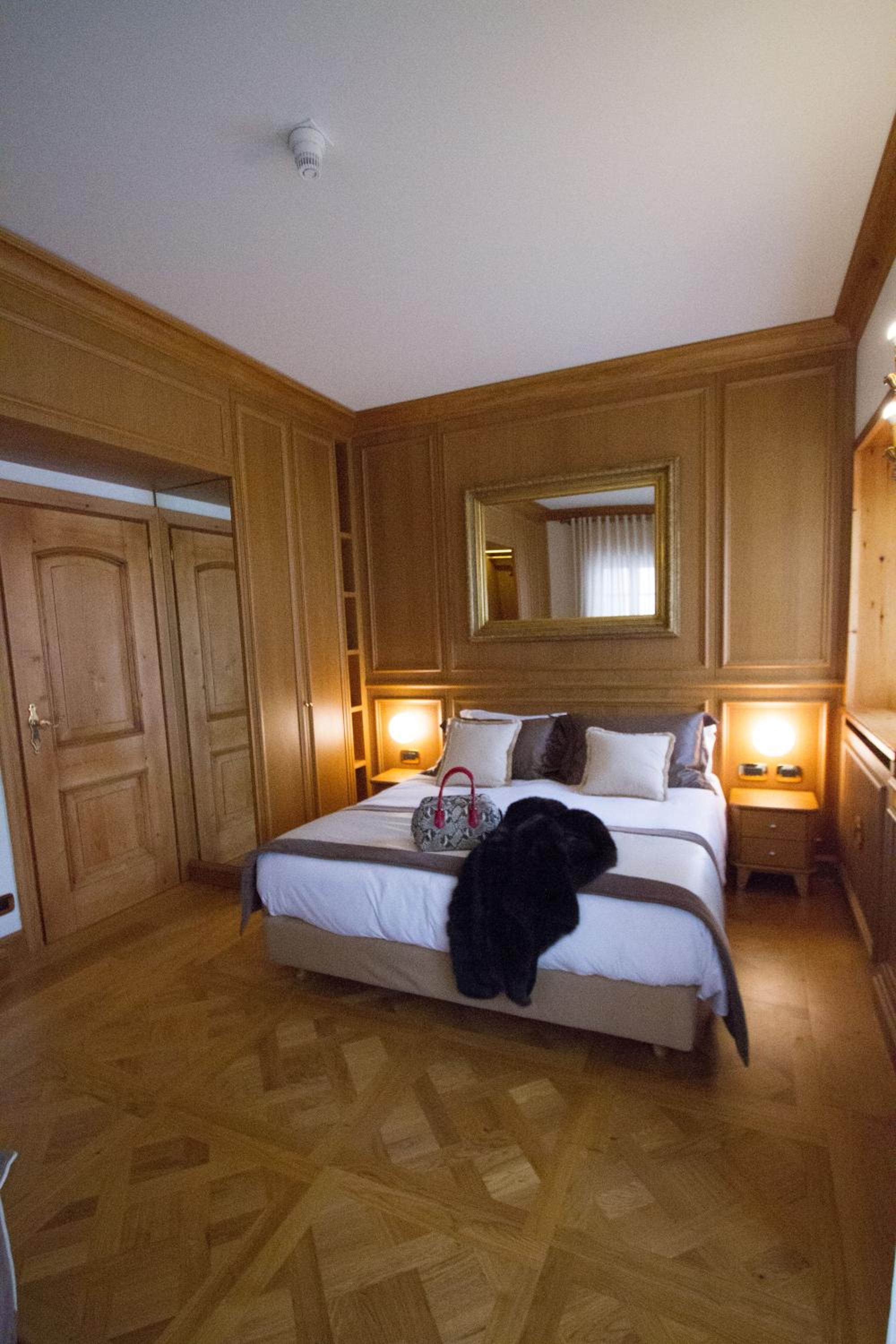 Motion, Superior, Double Bed, Ambra Cortina Luxury Fashion Boutique Hotel 7/10