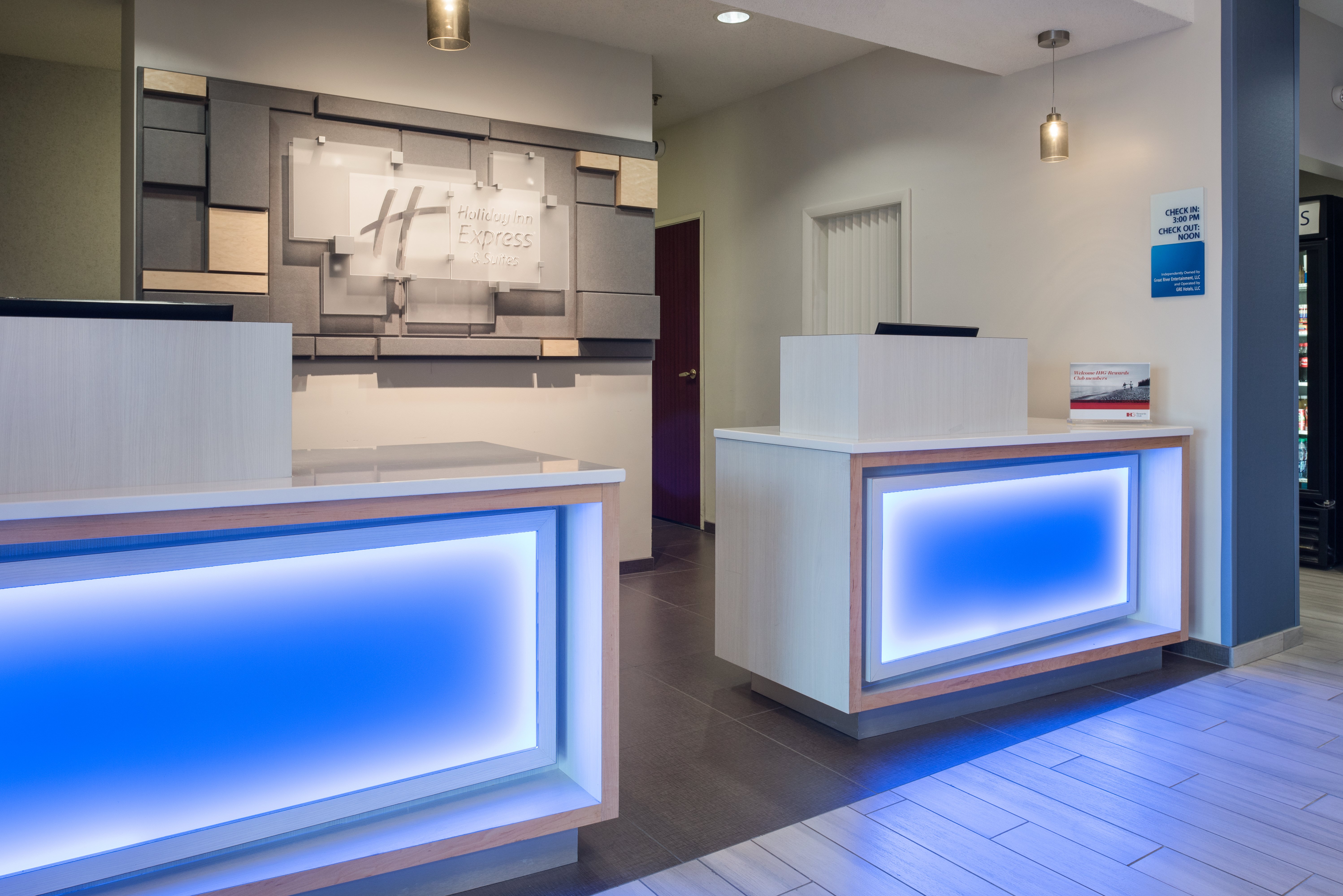 Holiday Inn Express Hotel Suites Burlington 22/39