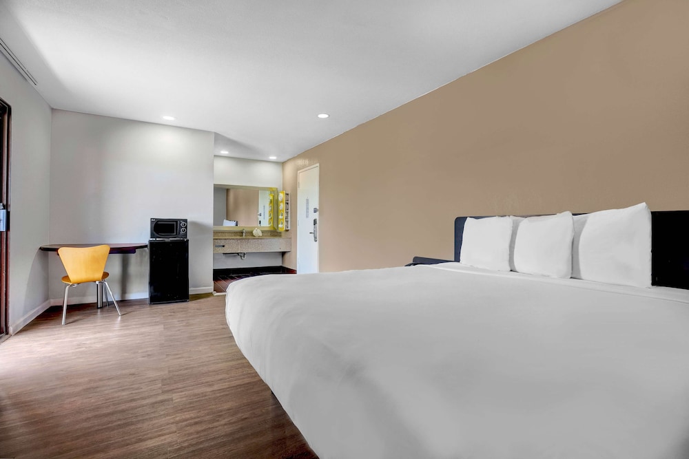 Motel6 Ukiah, CA - North 19/53