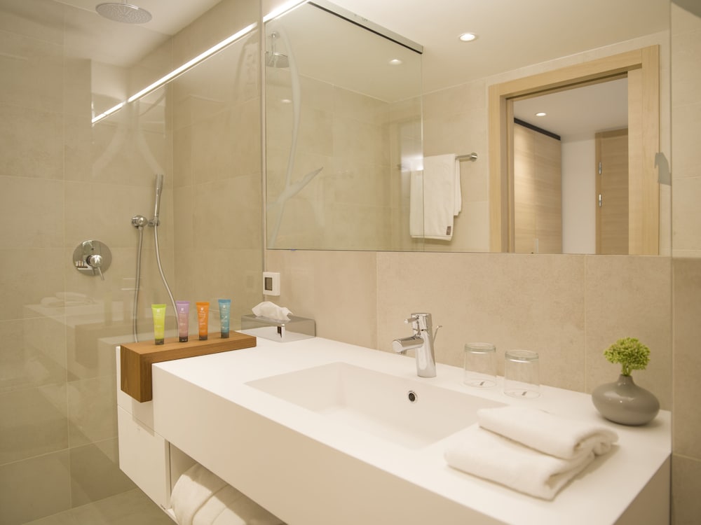 Kompas Hotel 63/63