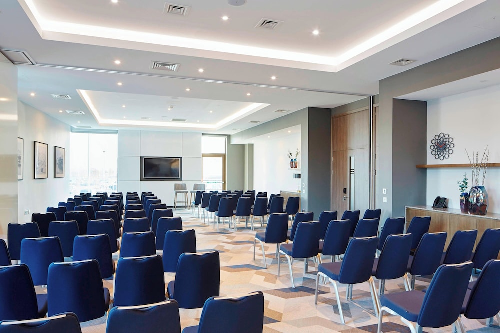Courtyard By Marriott Oxford South 53/59