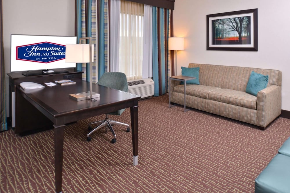 Hampton Inn Suites Bend 36/48