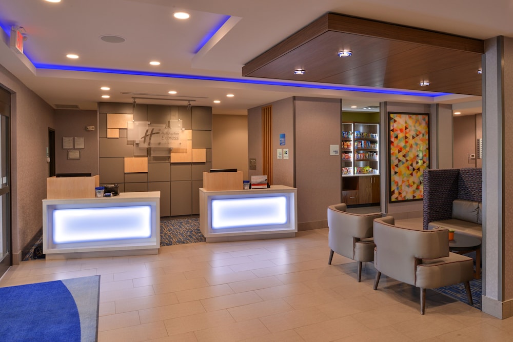 Holiday Inn Express Suites Bryant Benton Area 13/71