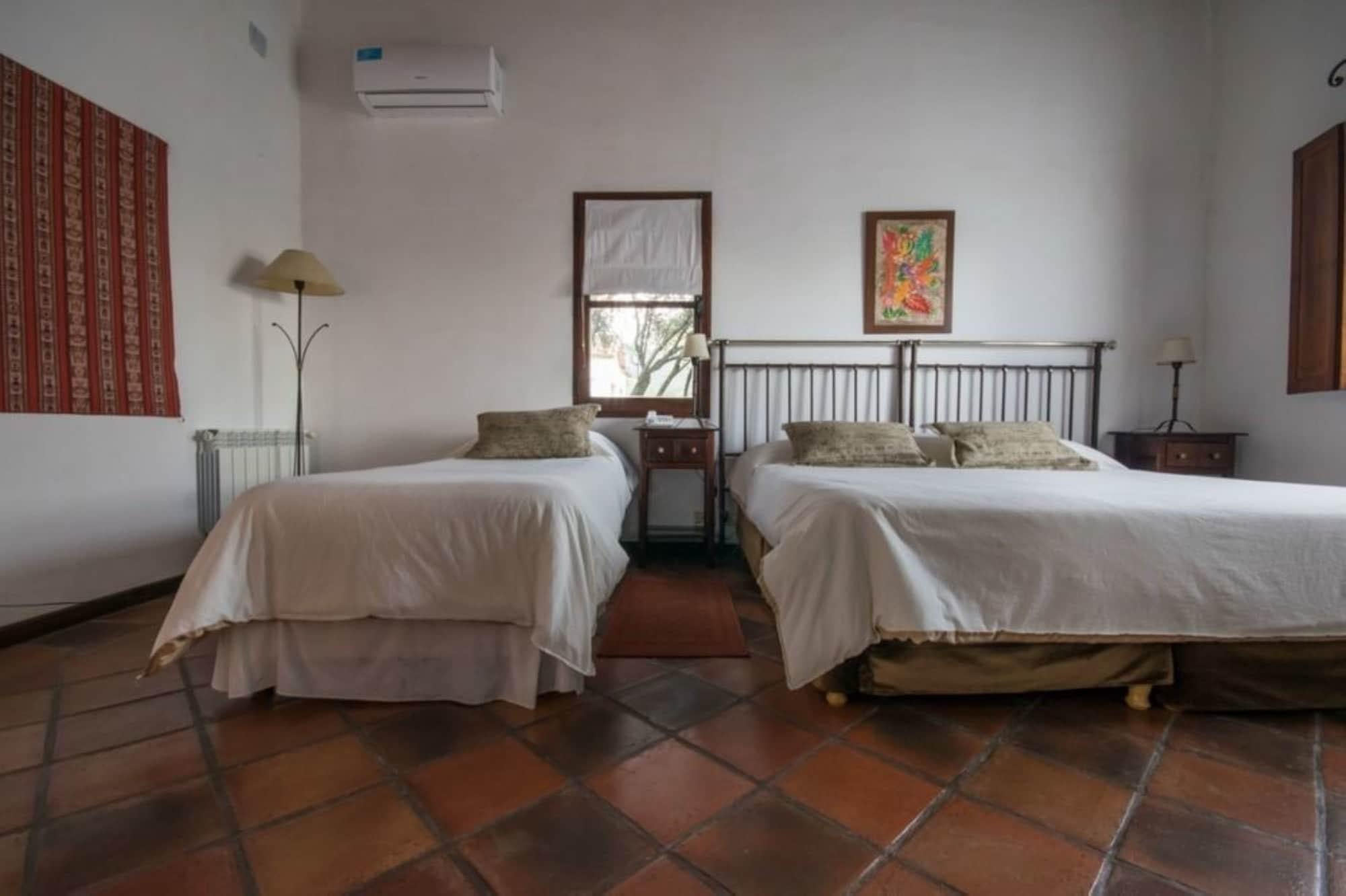 Hotel Torrontes 15/50