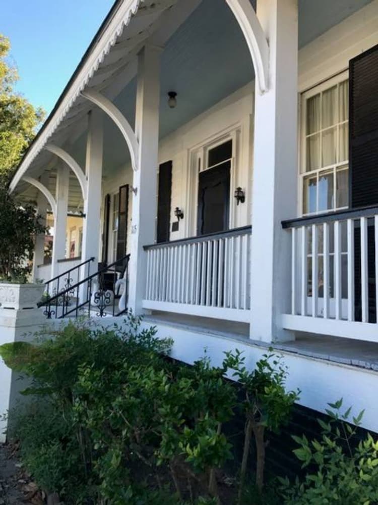 Riverboat Bed & Breakfast 4/43