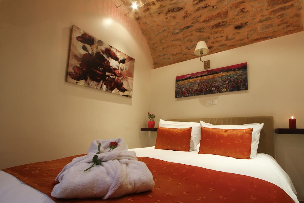 MEDIEVAL CASTLE SUITES TRADITIONAL 7/50