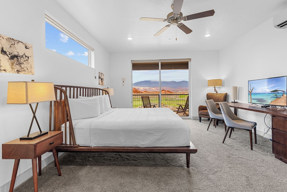 1 Bedroom, Suite, King Bed, Golf Course View