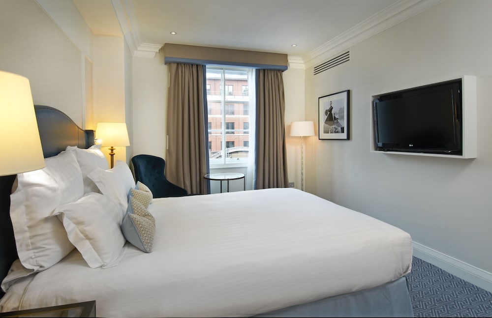 Superior, Queen bed