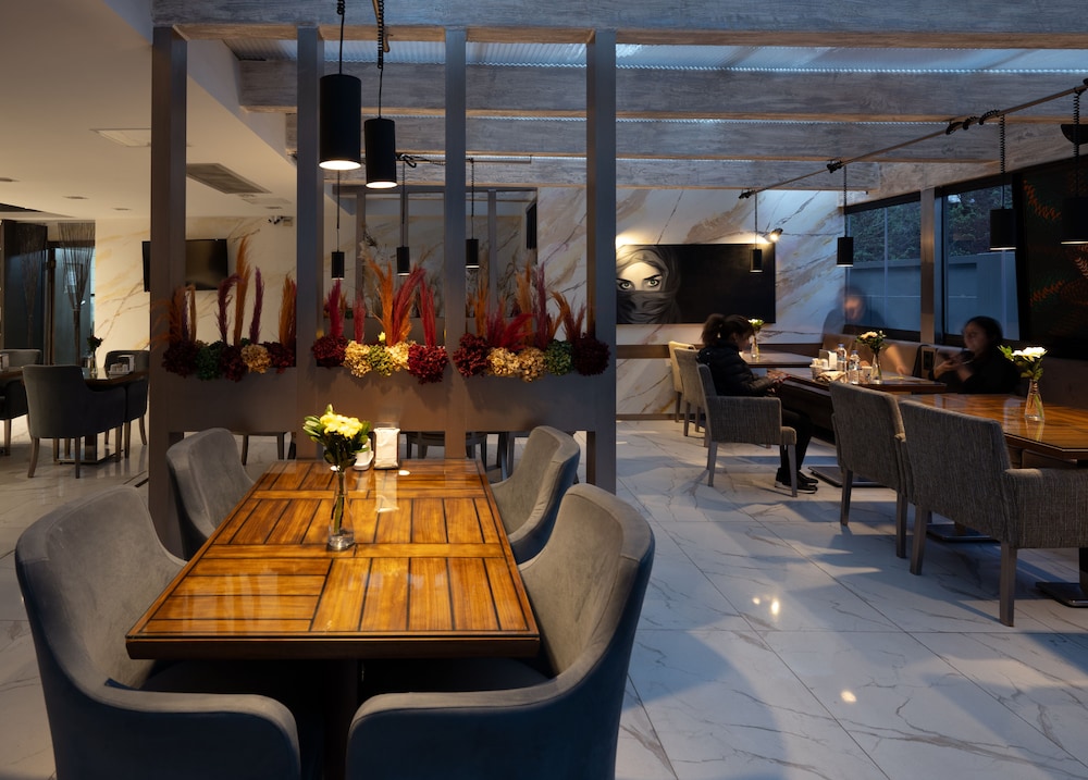 Orya Hotel 53/63
