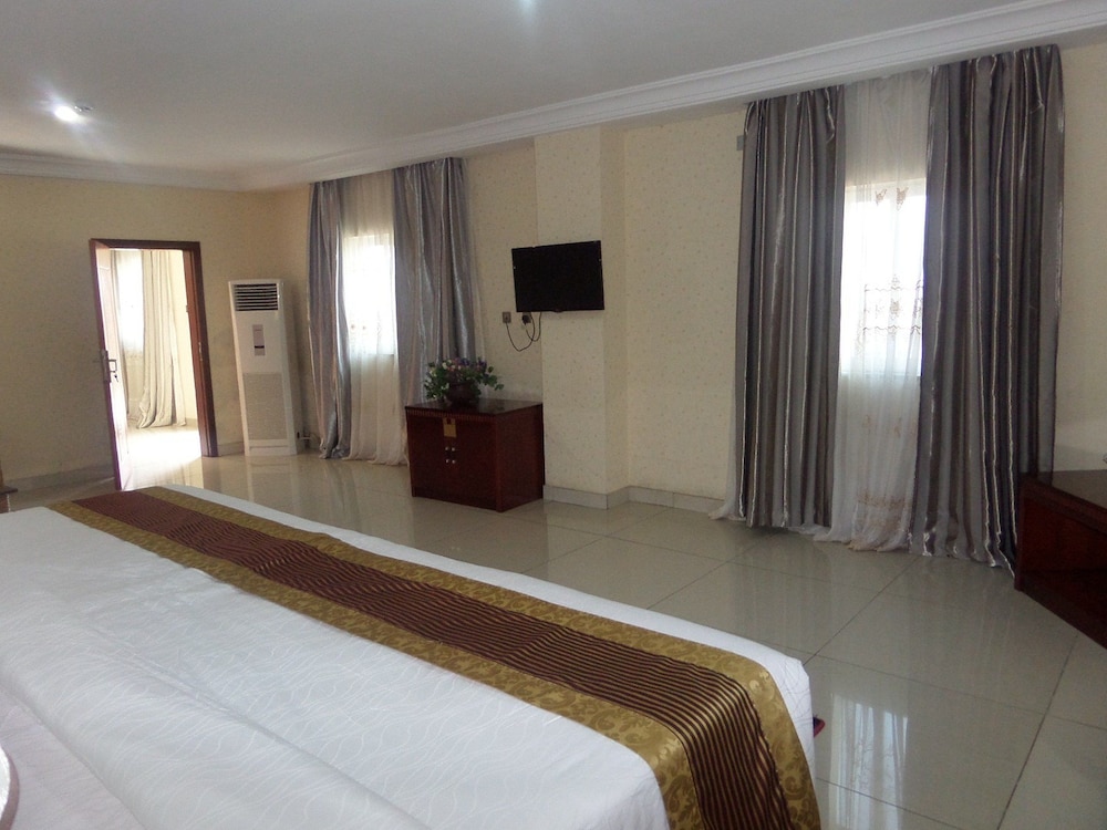 Barcelona Hotels Abuja 16/50