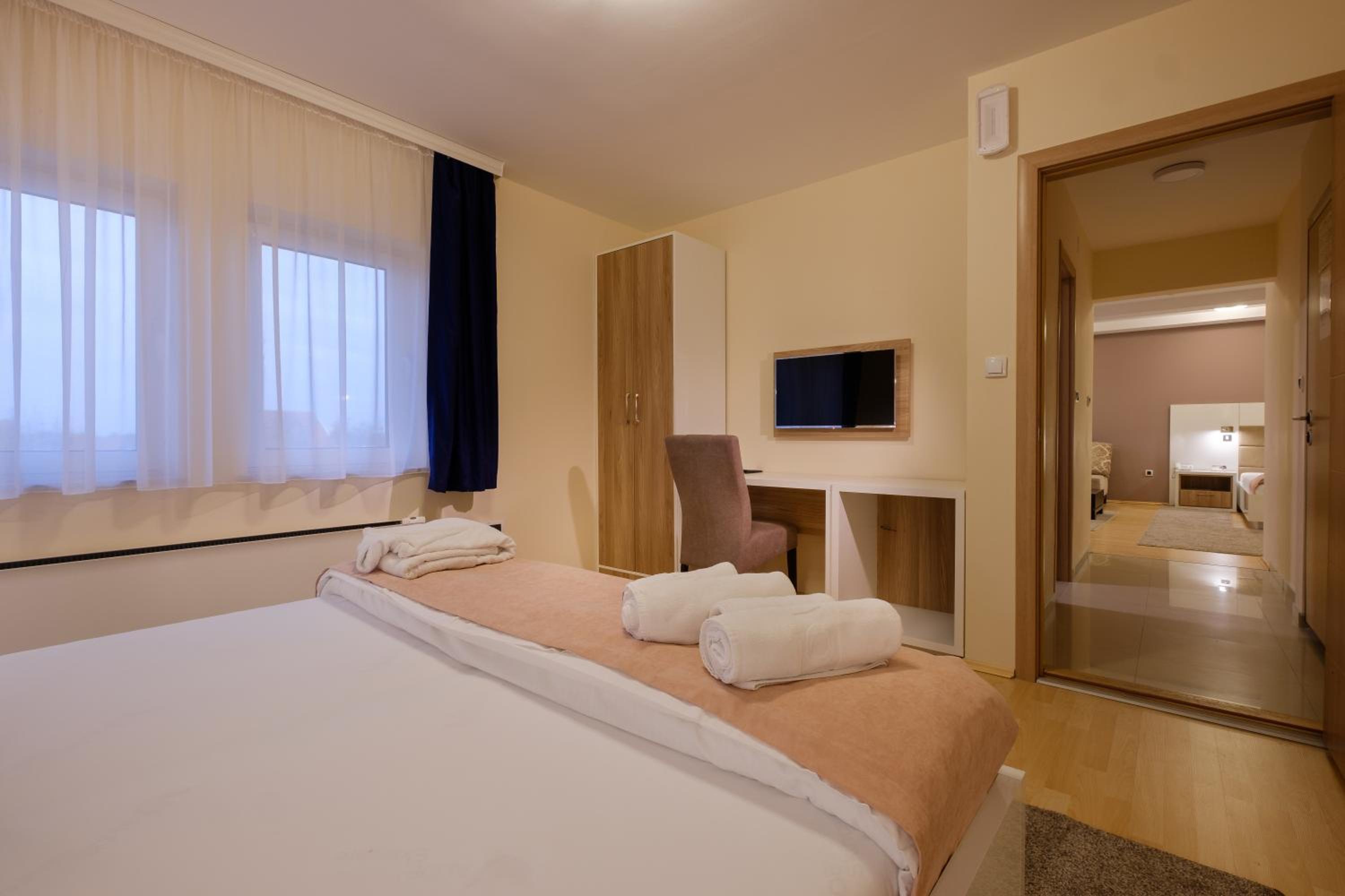 Airport Garni Hotel Belgrade 19/58
