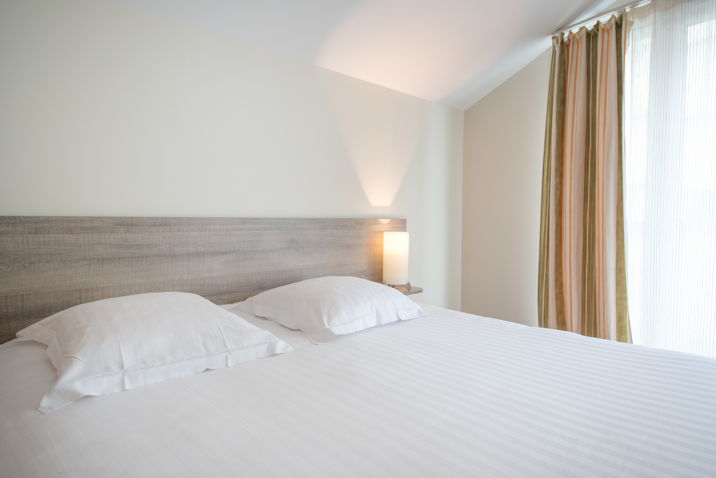Upgrade, Queen Bed, Kitchenette