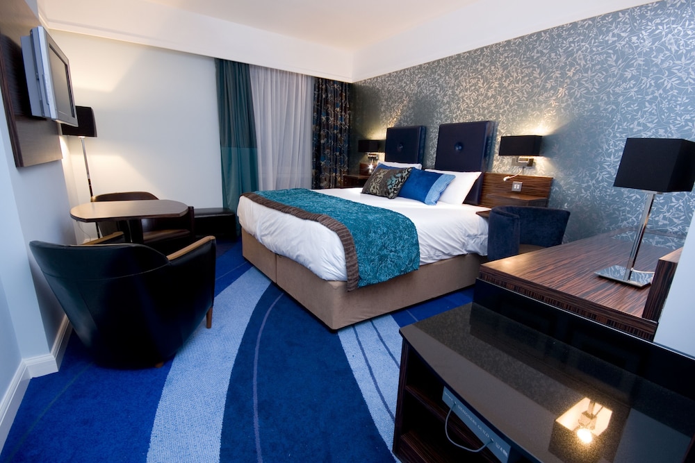 CROWNE PLAZA BLANCHARDSTOWN 16/76