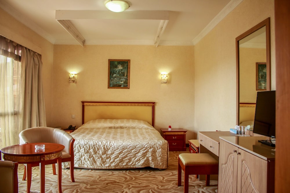 The City Royal Resort Hotel 12/30