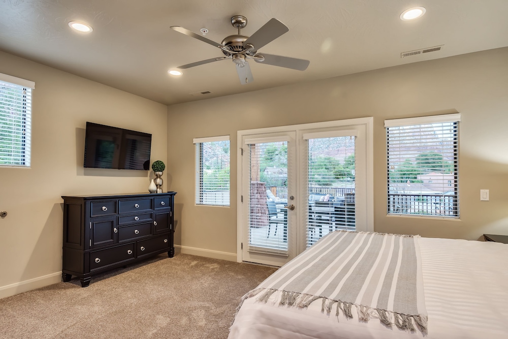 Watchman Villas 7/35