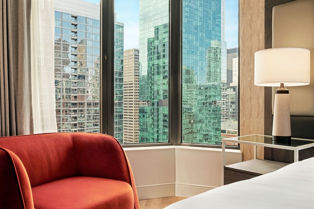DoubleTree by Hilton Hotel Chicago Magnificent Mile 49/79