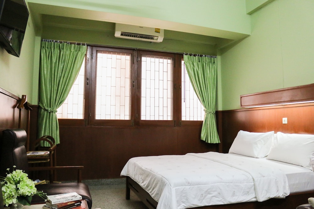Nakornping Hotel 8/27