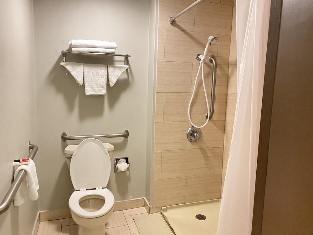 Travelodge by Wyndham Laurel 59/59