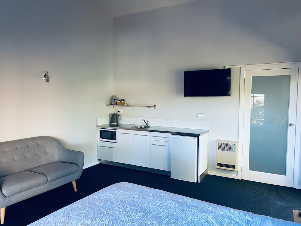 Hideaway Studio Accommodation 19/26