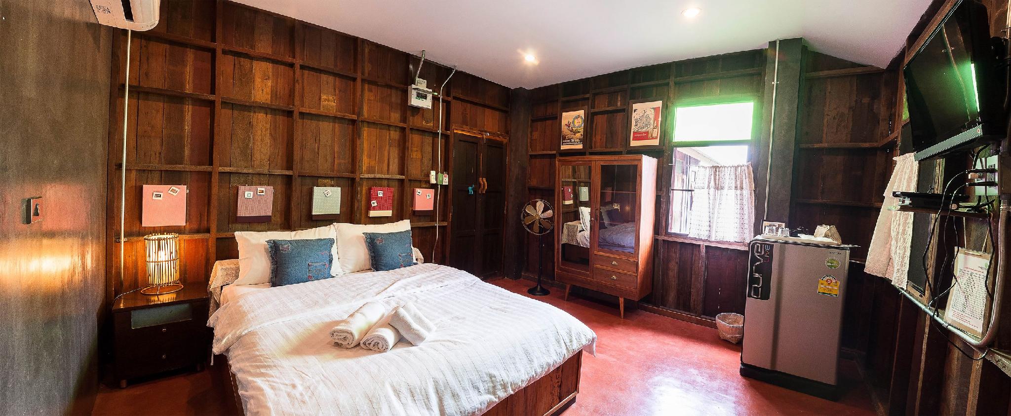 ROOM, DOUBLE BED