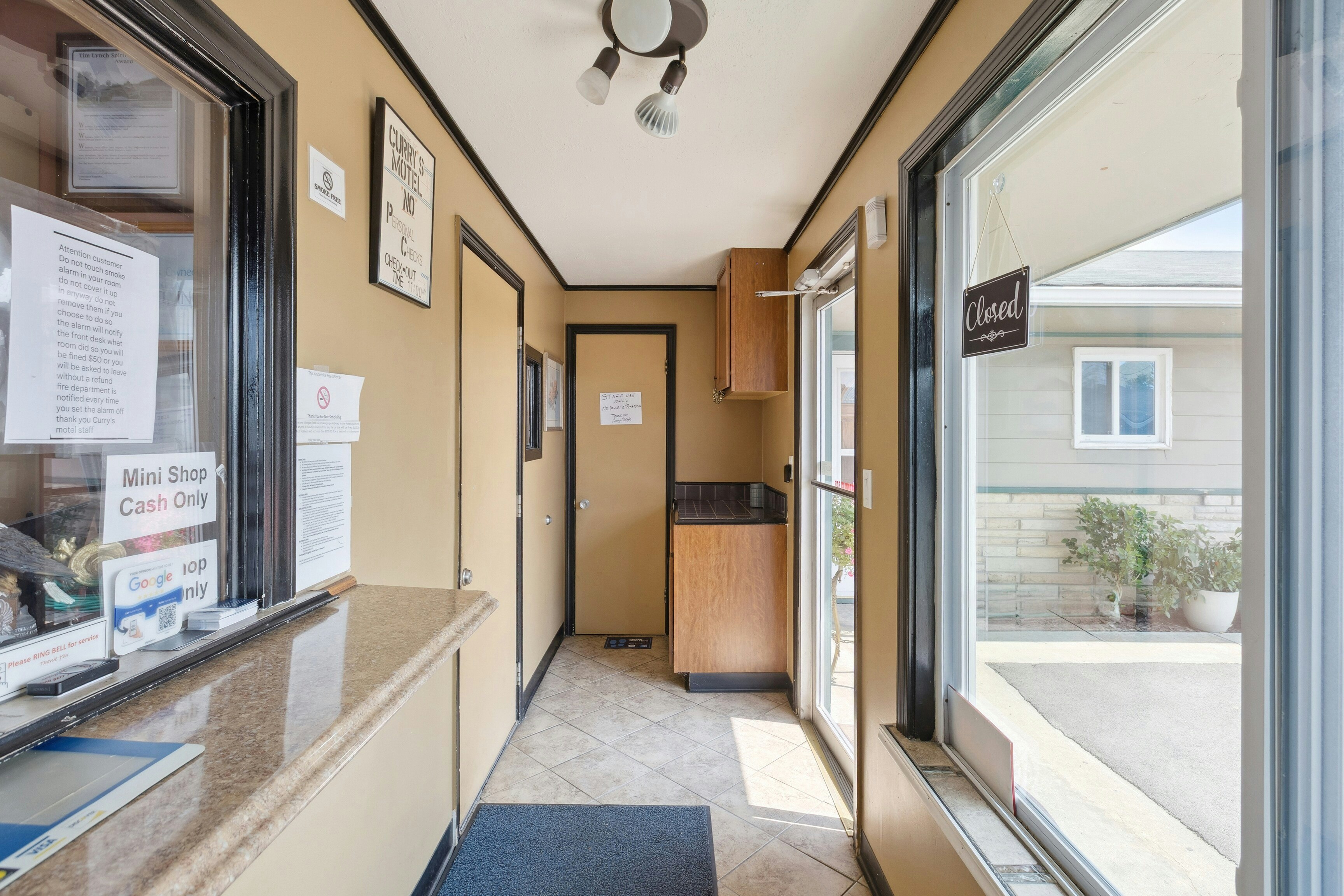Currys Motel by OYO Saginaw MI 7/39