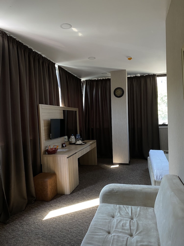 Betlem Hotel, Tbilisi 25/50