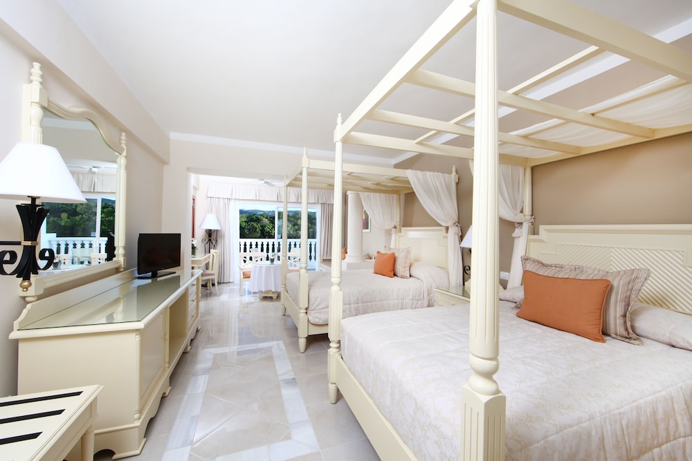 Bahia Principe Escape Runaway Bay 21/70
