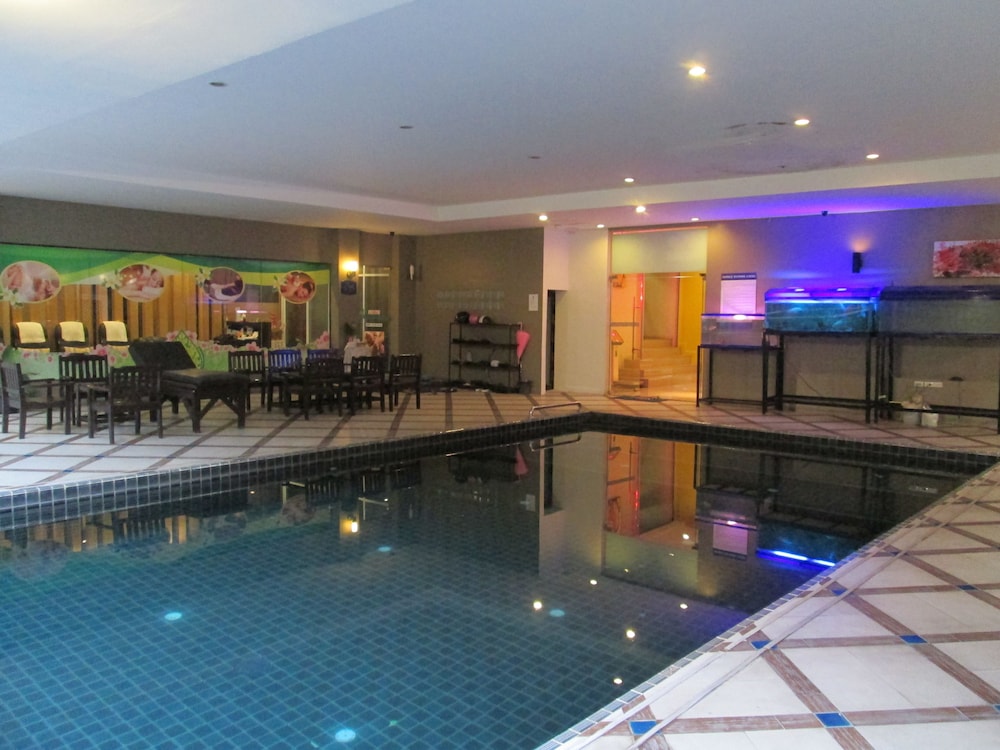 Pattaya Loft Hotel 11/55