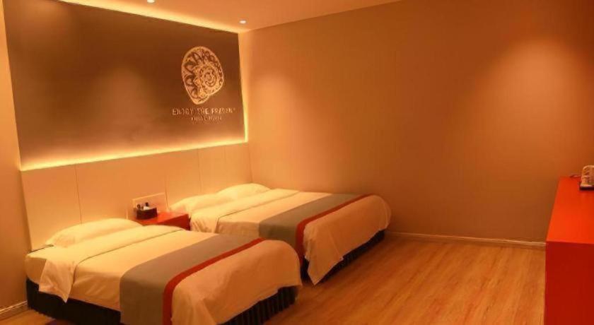 Shell Hebi Qi County Qi River Road Hotel 29/44