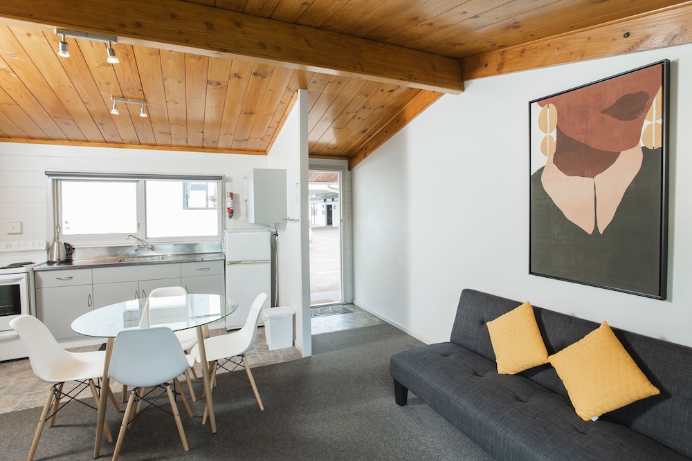 Waikanae Beach Motel 65/76